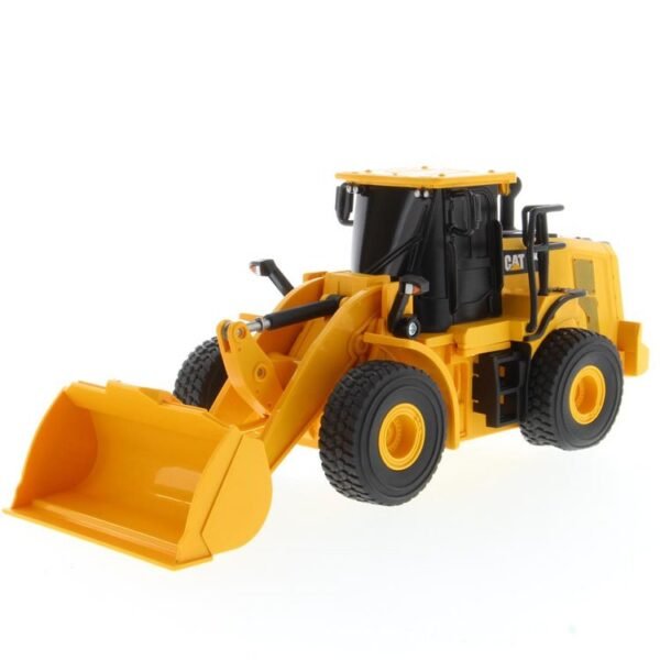 1:35 RC Cat® 950M Carregadeira de Rodas